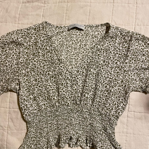 Green and Beige Floral V-Neck Puff Sleeve Top Paper Crane Size XS EUC - Picture 3 of 10